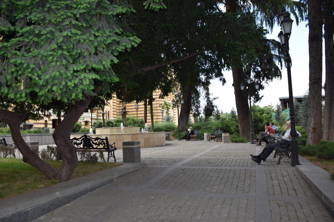 Rustaveli Modern Apartment Center Of Тбілісі Екстер'єр фото